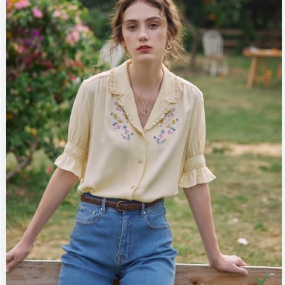 Simple Retro Embroidered Blouse - Picture 1 of 2
